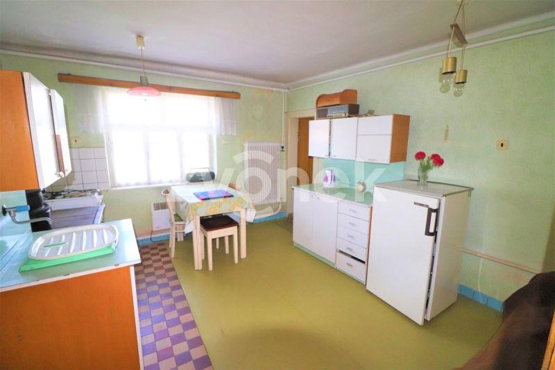 Prodej rodinného domu s velkou zahradou, Vlachovice - Vrbětice
