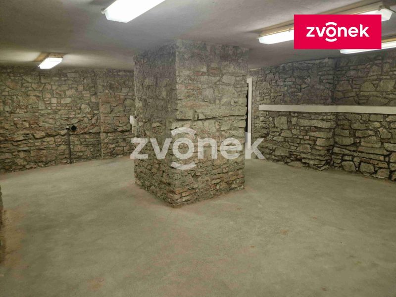 Pronájem obchodního prostoru 650 m², Uherské Hradiště