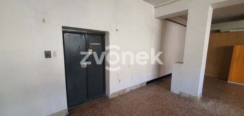 Pronájem obchodního prostoru 320 m², Polešovice