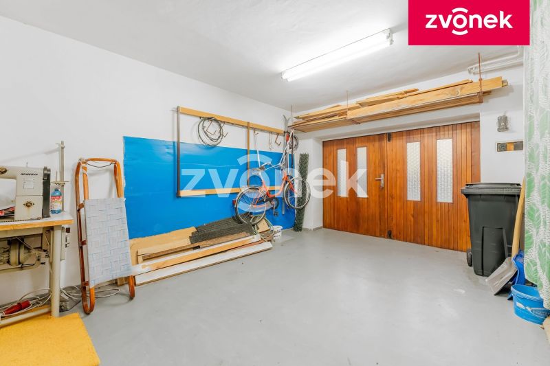 Prodej řadového rodinného domu s garáží a zahradou ve Slavičíně