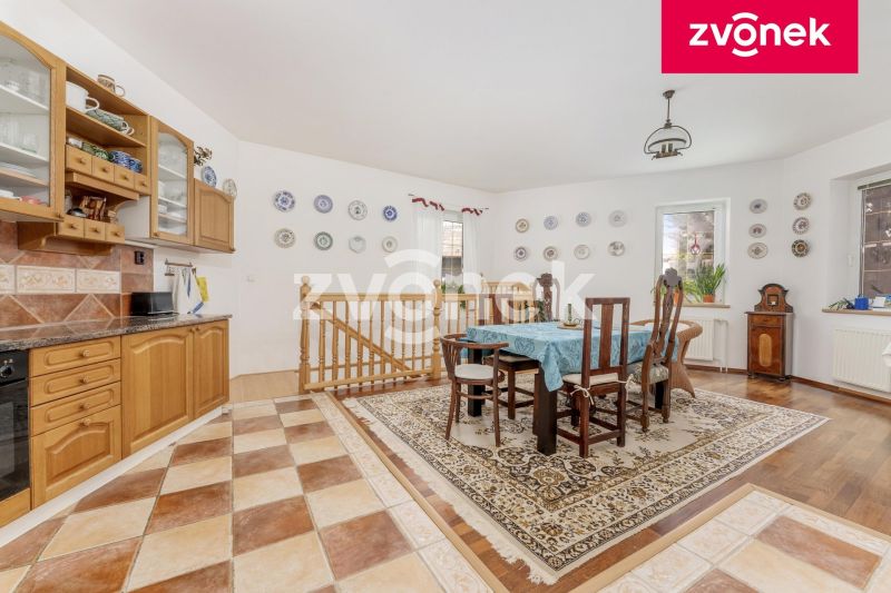 Prodej rodinného domu 180 m², Pozlovice