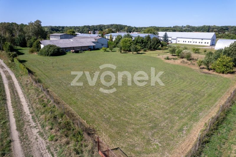 Prodej pozemku 12 000 m² v Plešovci s možností přikoupení navazujícího areálu