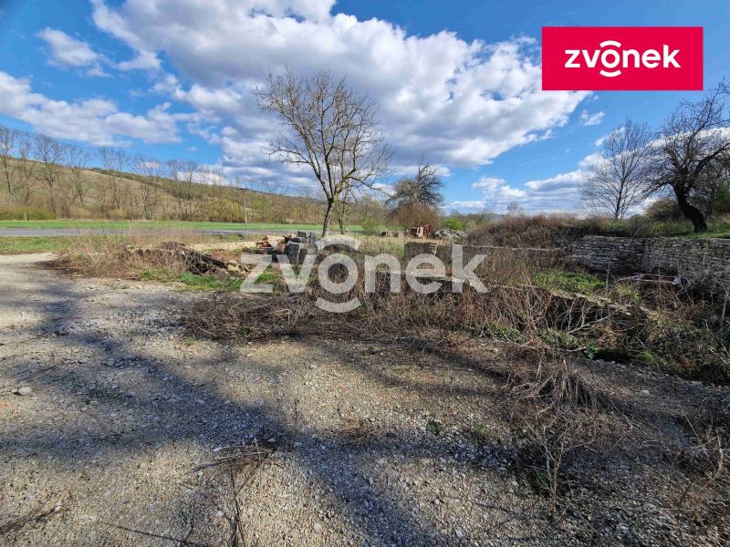 Prodej komerčního pozemku 4 667 m², Velká nad Veličkou