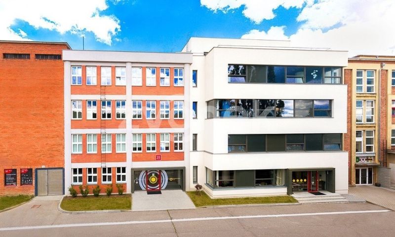 Kompletně vybavená kavárna s flexibilním využitím a startovacími podmínkami - Zlín, Kudlov