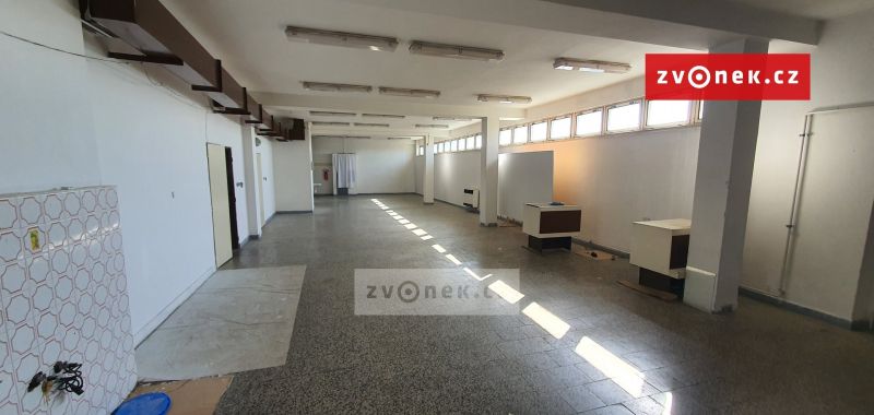 Pronájem obchodního prostoru 442 m², Spytihněv
