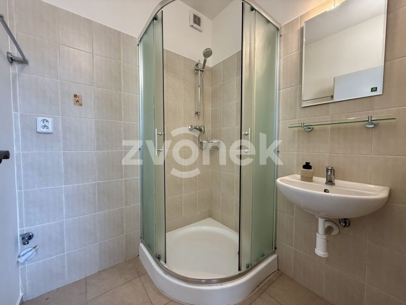 Pronájem bytu 2+1 60 m², Zlín - Prštné