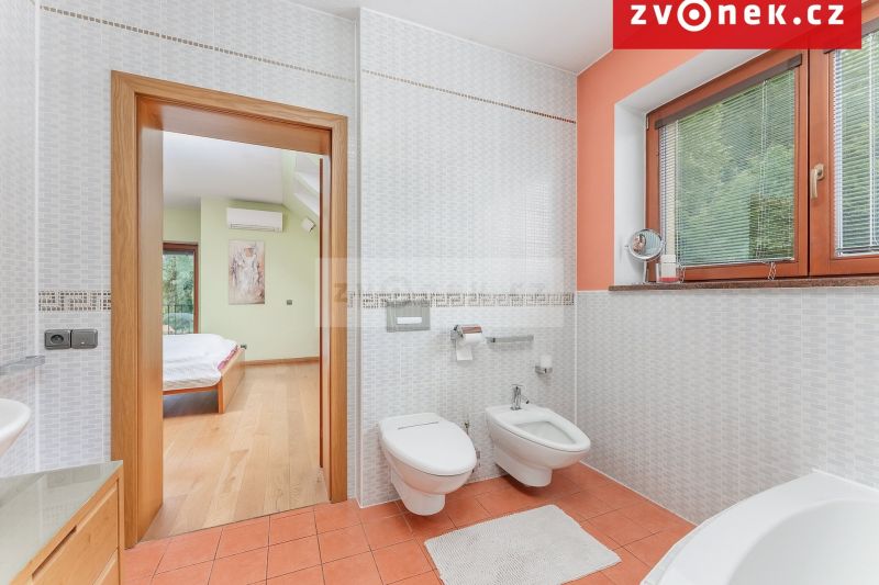 Nadstandardní vila Hranice, 7+1, 540m2 užitná plocha