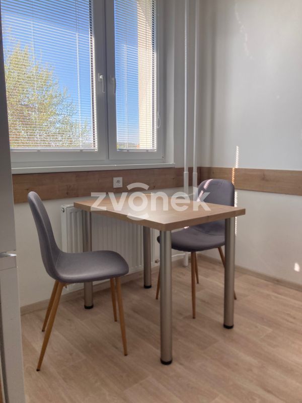 Luxusní, kompletně vybavený byt 3+1 po rekonstrukci, Budovatelská, Zlín – PRVNÍ NÁJEMCE