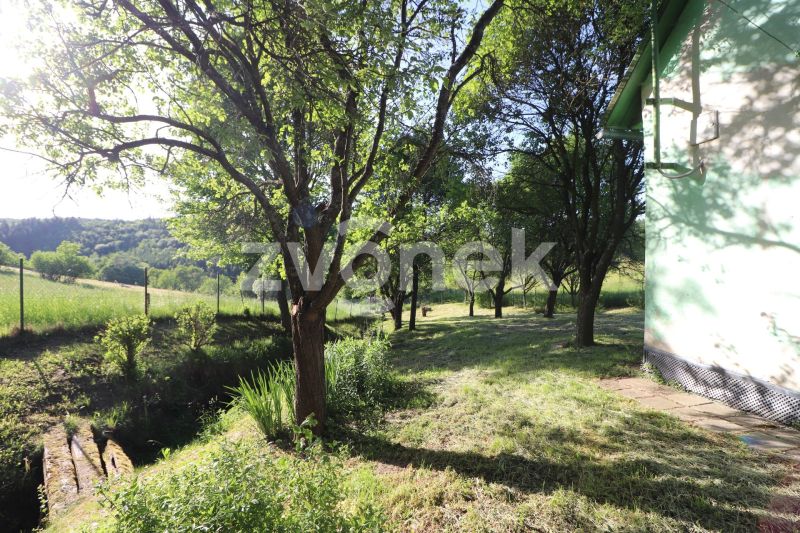 Prodej chalupy s velkými pozemky Kochavec, Štítná nad Vláří