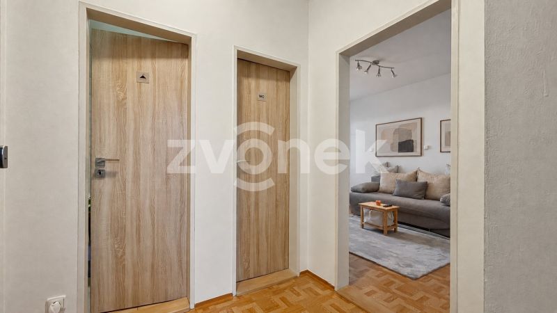 Bydlení v atraktivní lokalitě: Pronájem moderního bytu 3+kk s lodžií, ulice Podlesí I – Jižní Svahy !