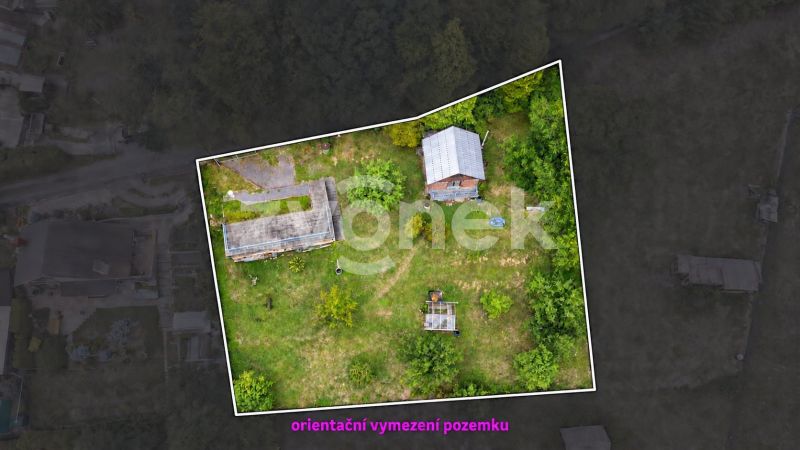 Domek k dokončení s možností rozšíření, pozemkem přes 1 000 m² a nádherným výhledem – Jaroslavice u Zlína