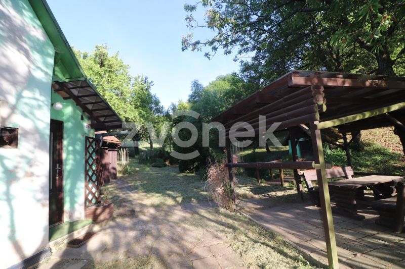 Prodej chalupy s velkými pozemky Kochavec, Štítná nad Vláří