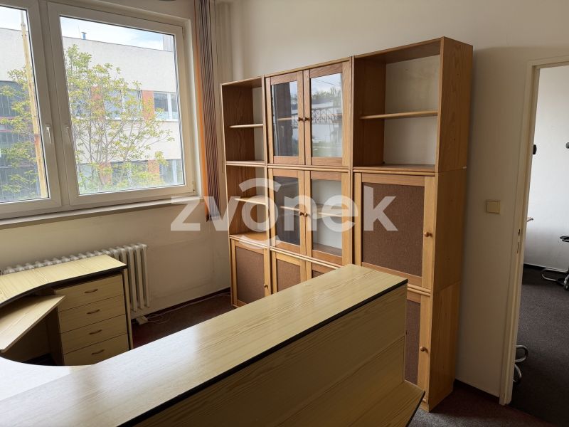 Pronájem kanceláře 151 m², Otrokovice