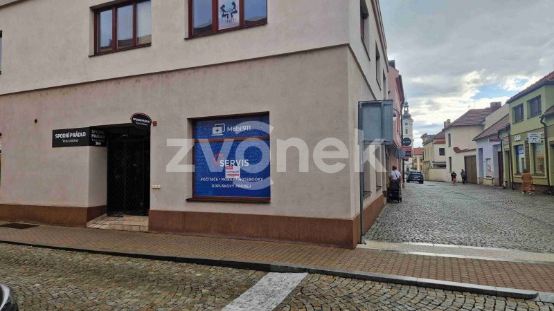 Pronájem lukrativního komerčního prostoru v centru Uh. Hradiště