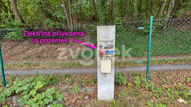 Domek k dokončení s možností rozšíření, pozemkem přes 1 000 m² a nádherným výhledem – Jaroslavice u Zlína
