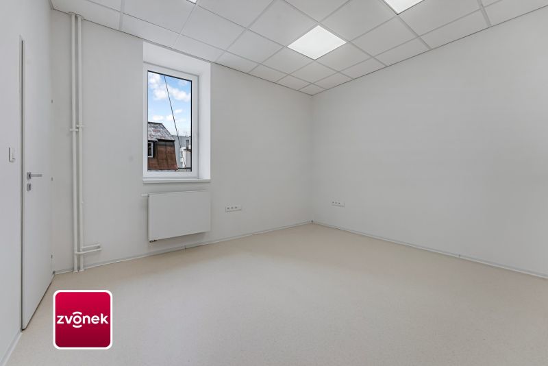 Pronájem nebytových prostor 108 m² + až 4x parkovací stání, ulice Rašínova, Zlín