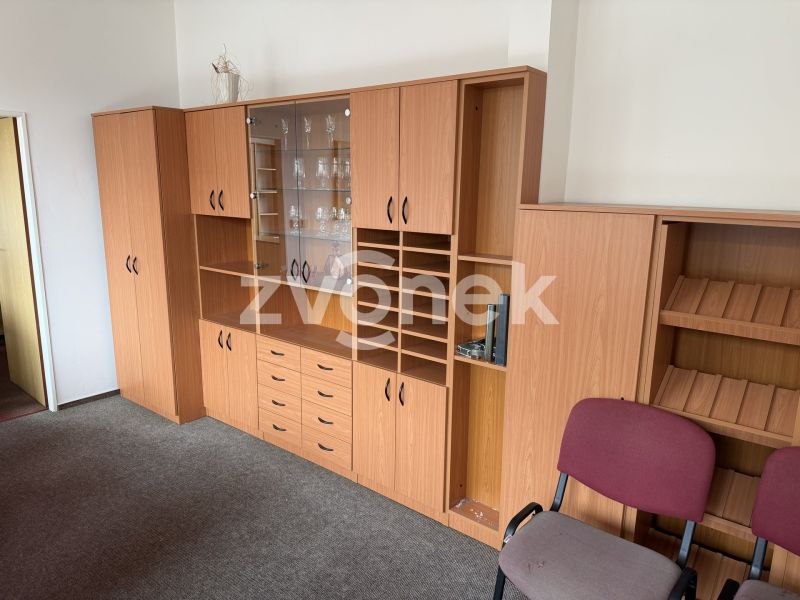 Pronájem kanceláře 151 m², Otrokovice