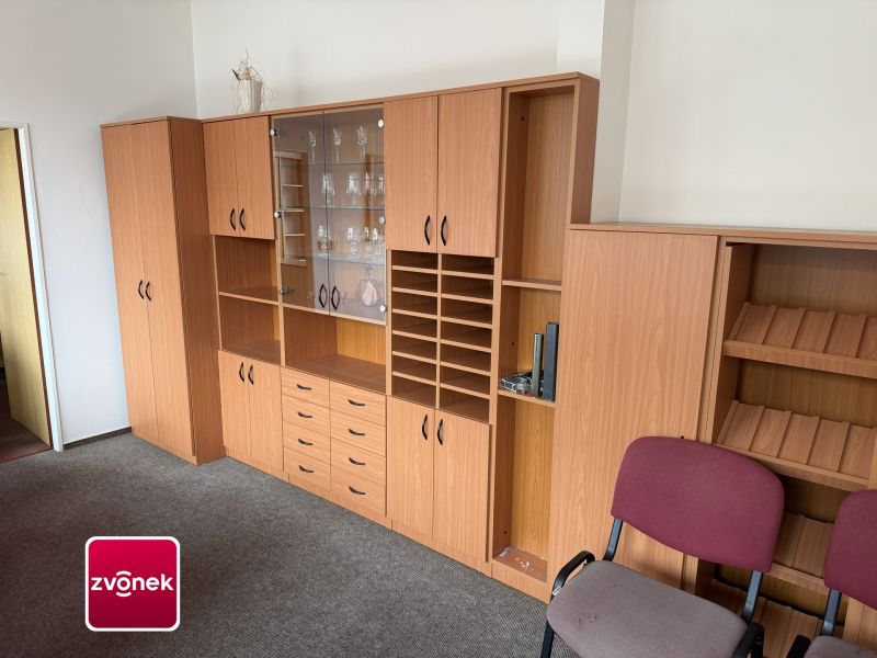 Pronájem až 8 kanceláří 151 m², možnost pronajmout i samostatně 1 kancelář - Otrokovice
