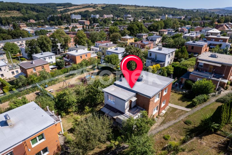 Půldomek 5+1 Zlín - ul. Lesní - s přístavbou a zahradou
