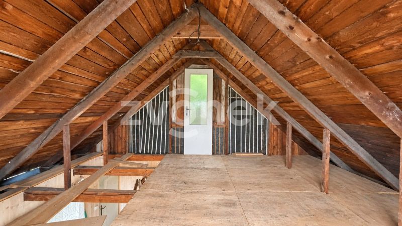 Domek k dokončení s možností rozšíření, pozemkem přes 1 000 m² a nádherným výhledem – Jaroslavice u Zlína