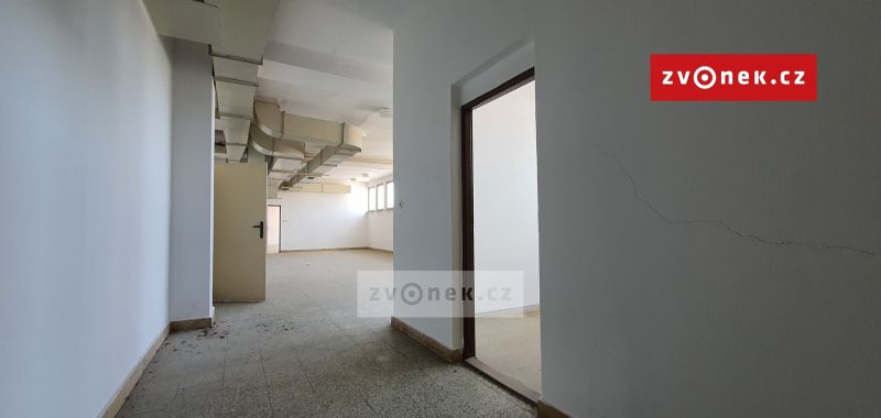 Pronájem obchodního prostoru 365 m², Hluk