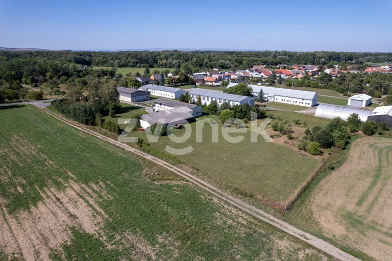 Prodej pozemku 12 000 m² v Plešovci s možností přikoupení navazujícího areálu