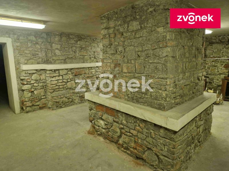 Pronájem obchodního prostoru 650 m², Uherské Hradiště