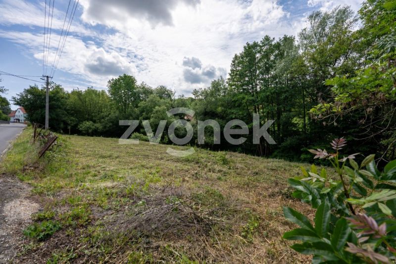 Prodej stavebního pozemku 892 m², Ublo