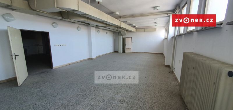 Pronájem obchodního prostoru 365 m², Hluk