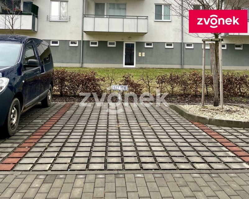 Pronájem garážového stání 14 m², Uherské Hradiště