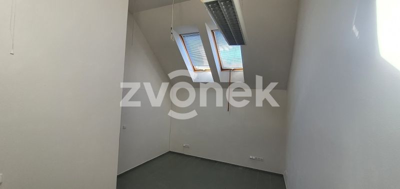 Pronájem kanceláře 103 m², Otrokovice