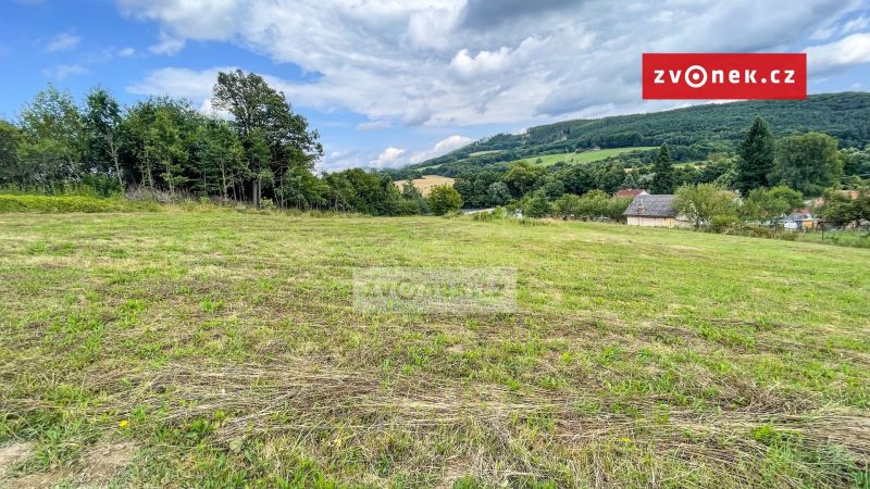 Prodej stavebního pozemku 6 443 m², Březůvky