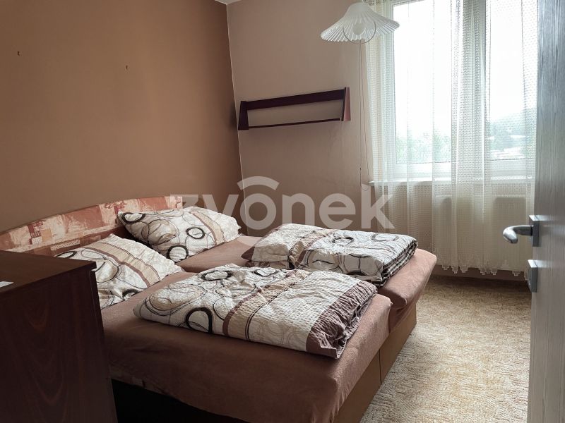 Pronájem plně vybaveného bytu 3+1 s výhledem v Otrokovicích.