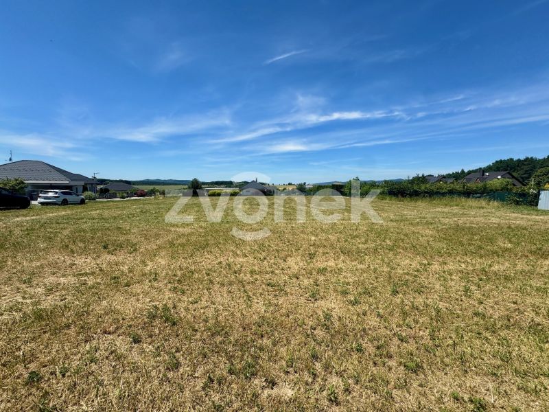 Prodej stavebního pozemku 1 058 m², Hvozdná – ulice Zahradní