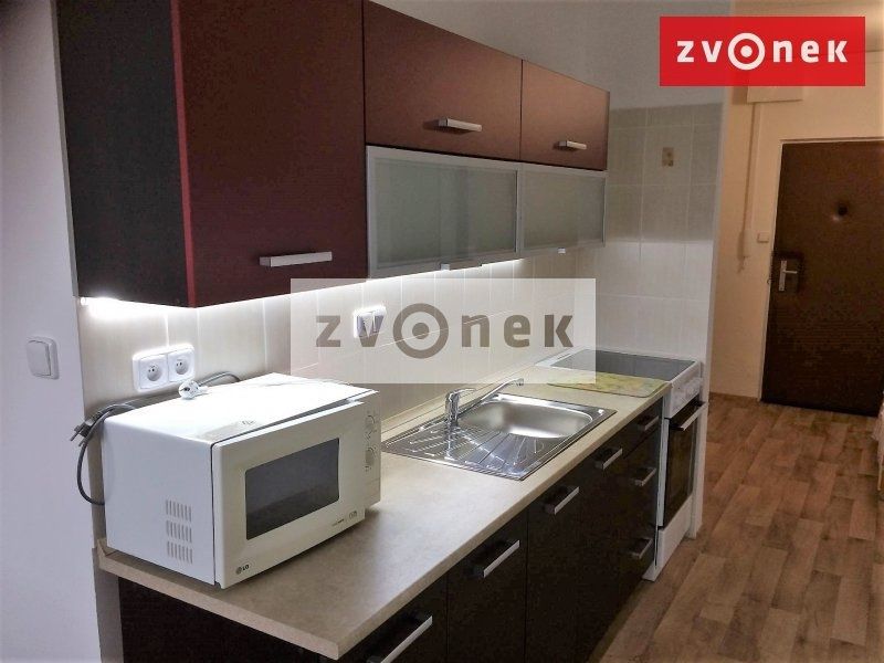 Pronájem bytu 2+1 60 m², Zlín - Prštné