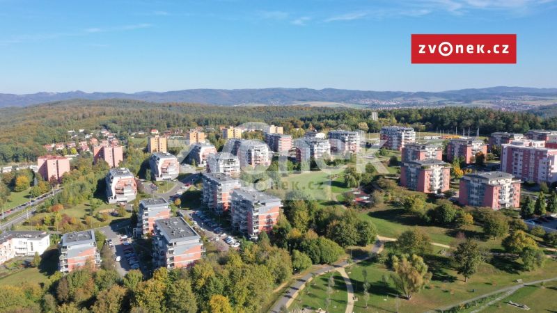 Pronájem garážového stání 18 m², Zlín