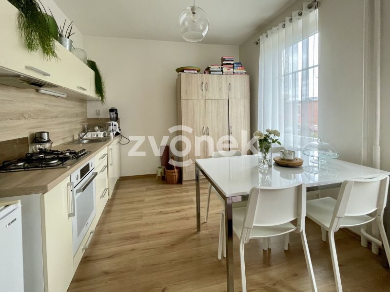 Pronájem bytu 2+kk 29 m², Zlín- Vysoká, vybavený , ihned k dispozici