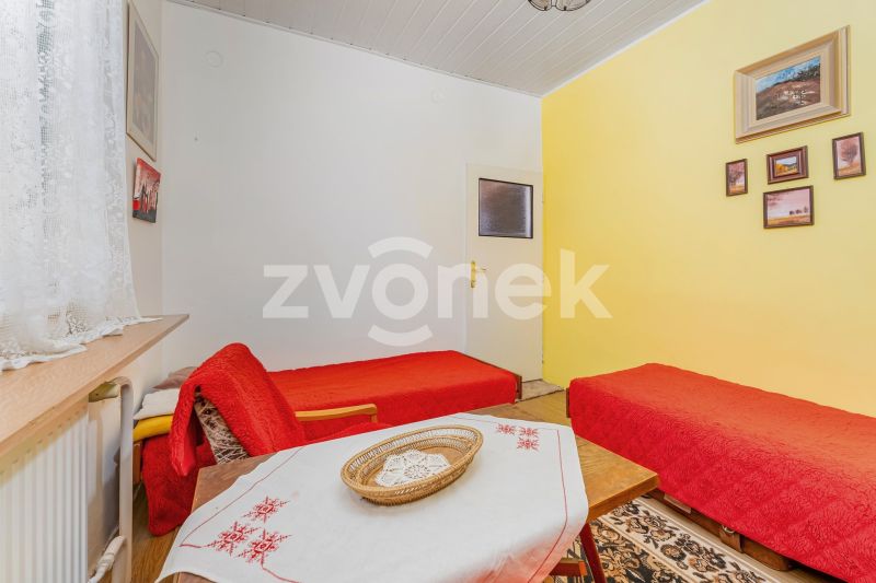 Půldomek 5+1 Zlín - ul. Lesní - s přístavbou a zahradou