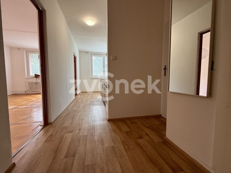 Pronájem bytu 2+1 60 m², Zlín - Prštné